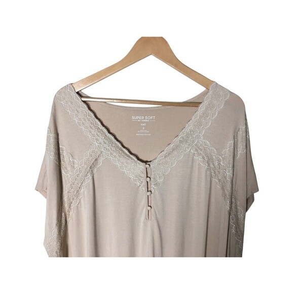 Super Soft Torrid Top Women's Size 2X Beige Lace Trim - Picture 3 of 4